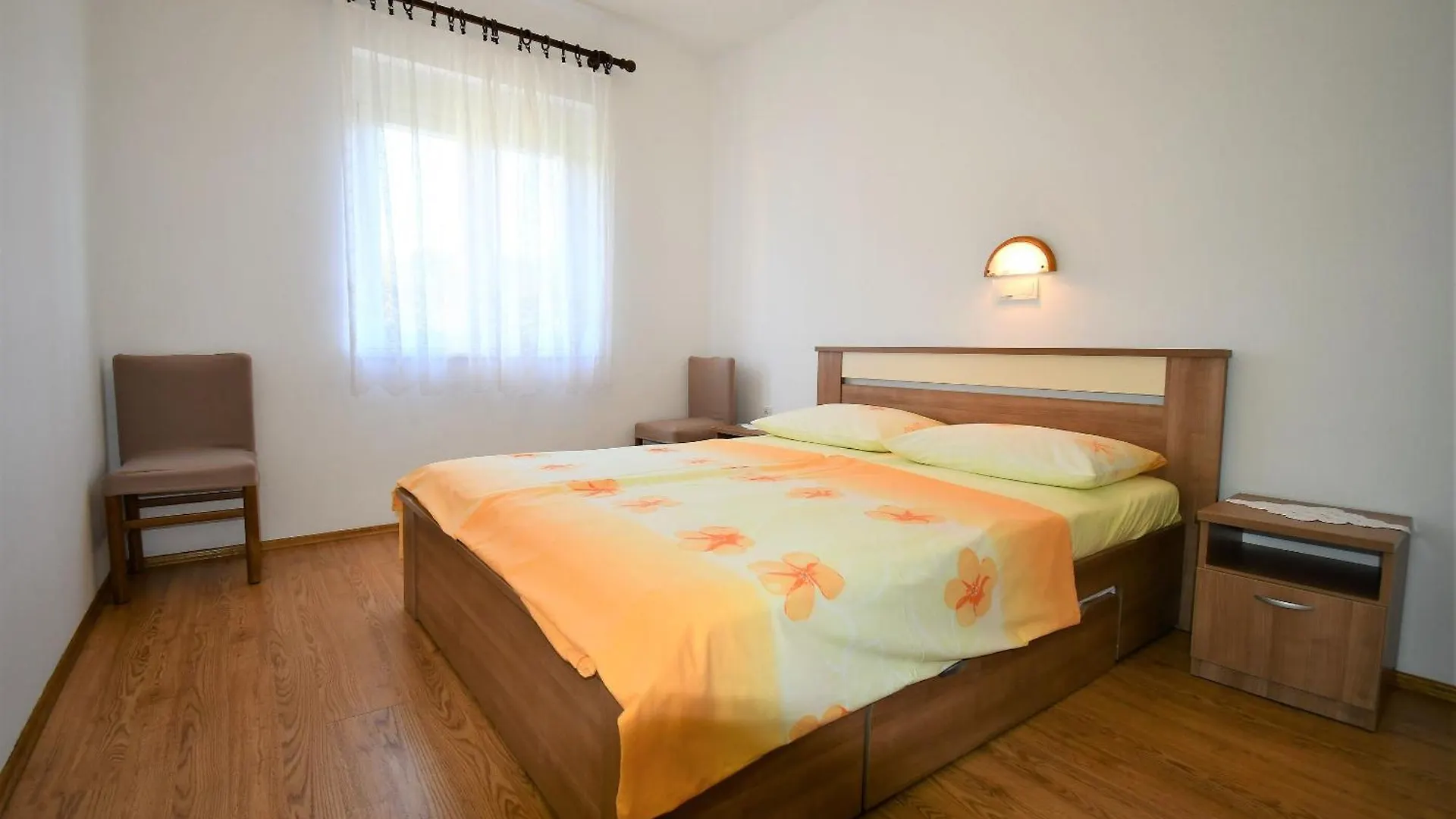Apartments Mirjana V Lopar 0*,  Croatia